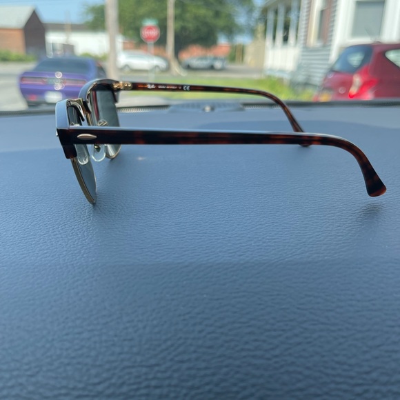 Ray Ban Sunglasses - Picture 3 of 4